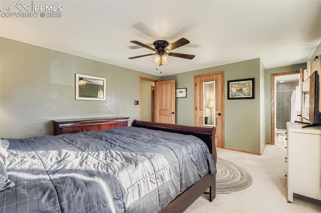 Image 16 of 29: Bedroom