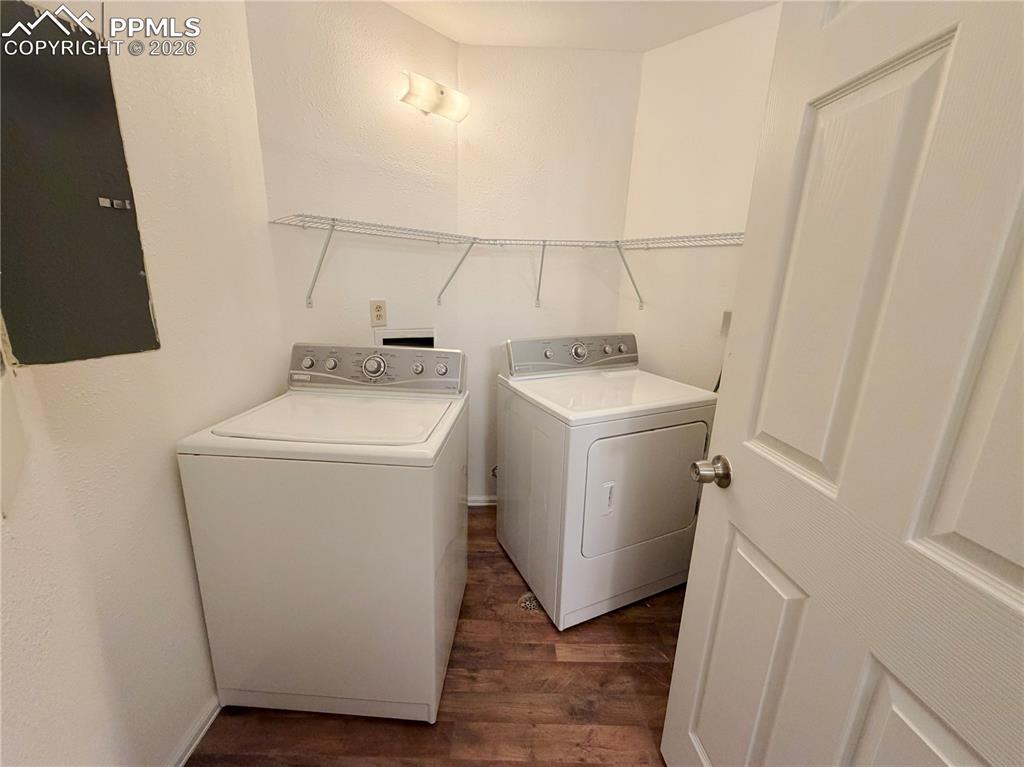 Image 20 of 22: Laundry