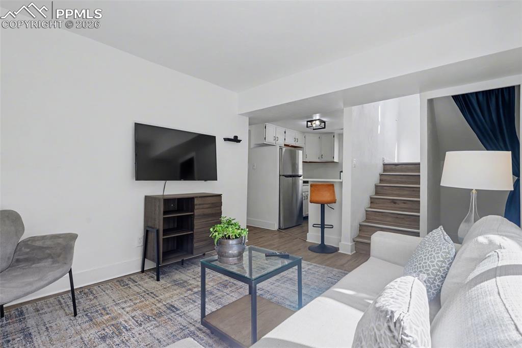 Image 16 of 34: Lower unit