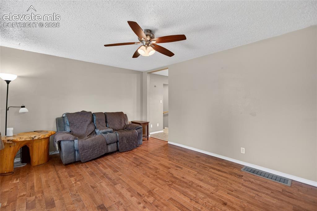 Image 3 of 14: Sitting Room