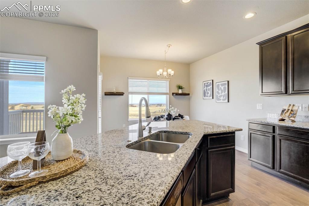 Image 14 of 50: Kitchen