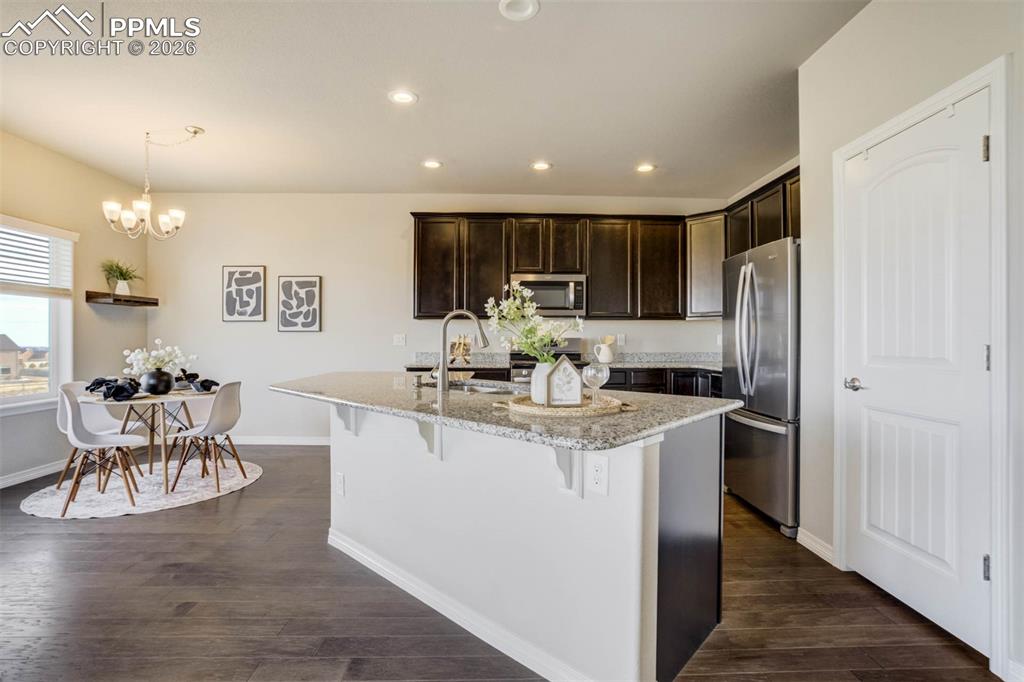 Image 15 of 50: Kitchen