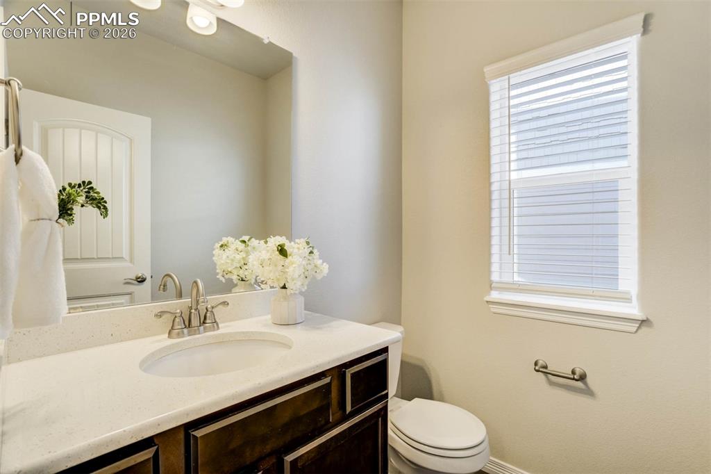 Image 16 of 50: Bathroom