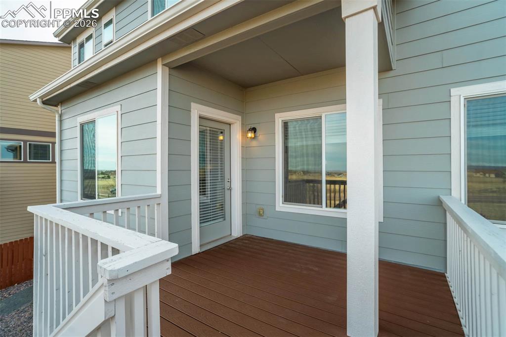 Image 43 of 50: Deck