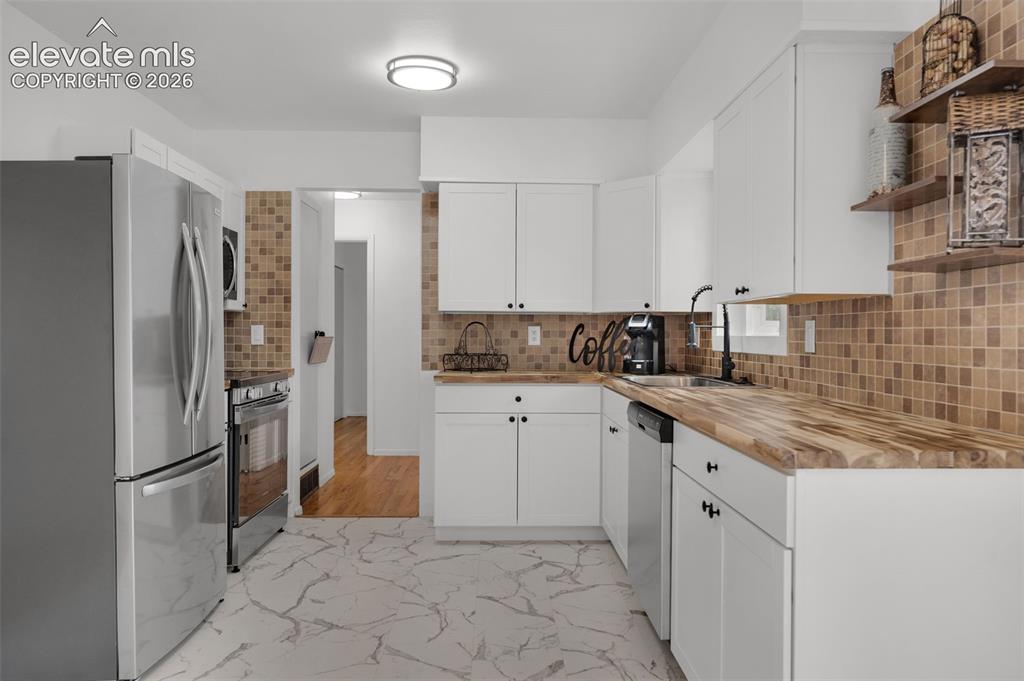 Image 6 of 29: Kitchen