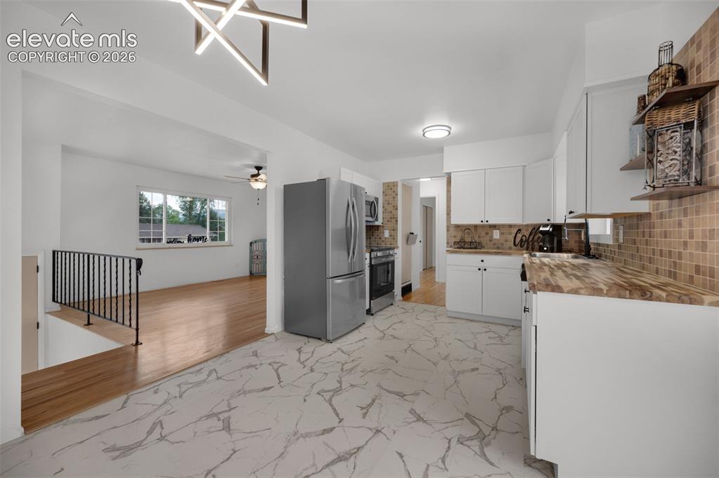Image 7 of 29: Kitchen
