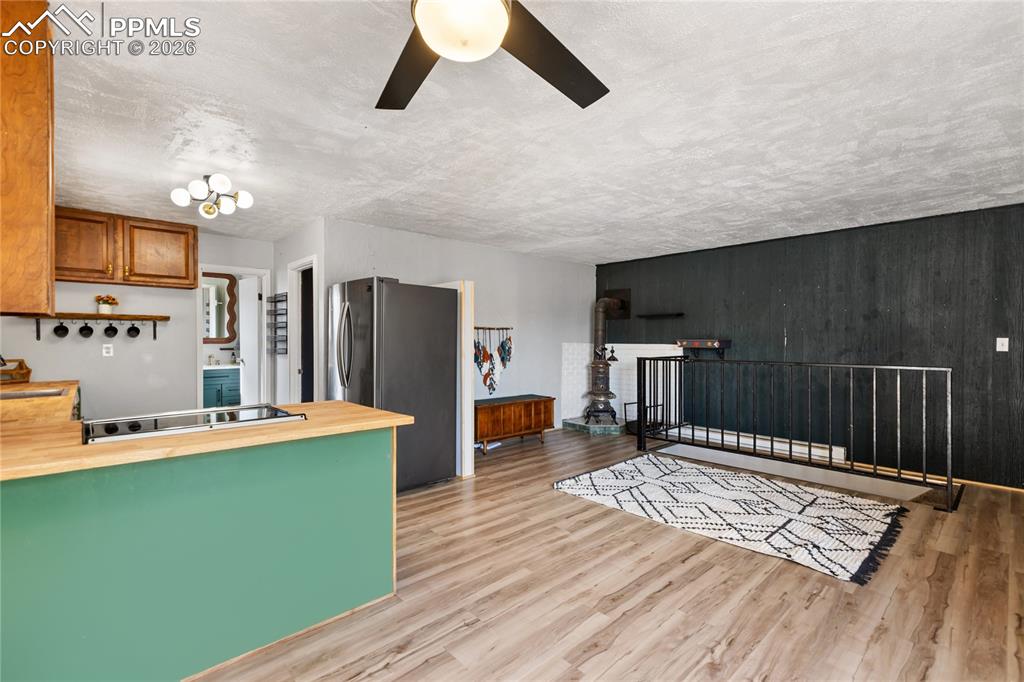 Image 11 of 46: Dining Area