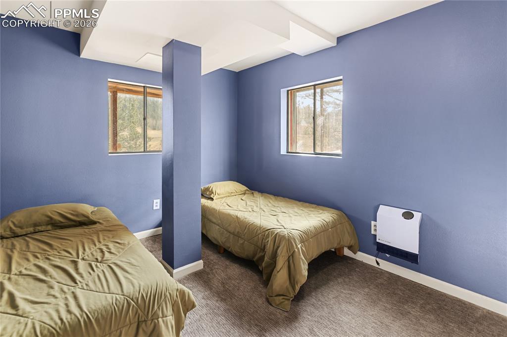 Image 22 of 46: Bedroom