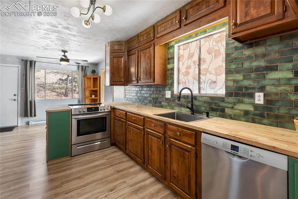 Image 3 of 46: Stainless Steel Appliances