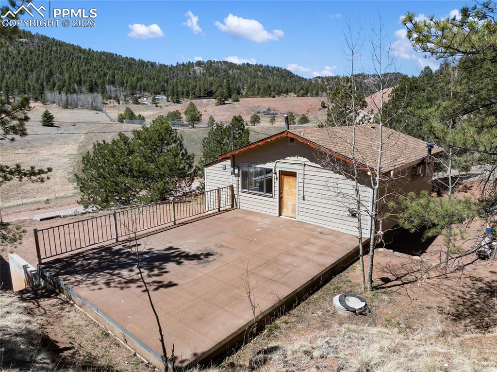 Image 30 of 46: Garage Roof - would be a great place for an addition!