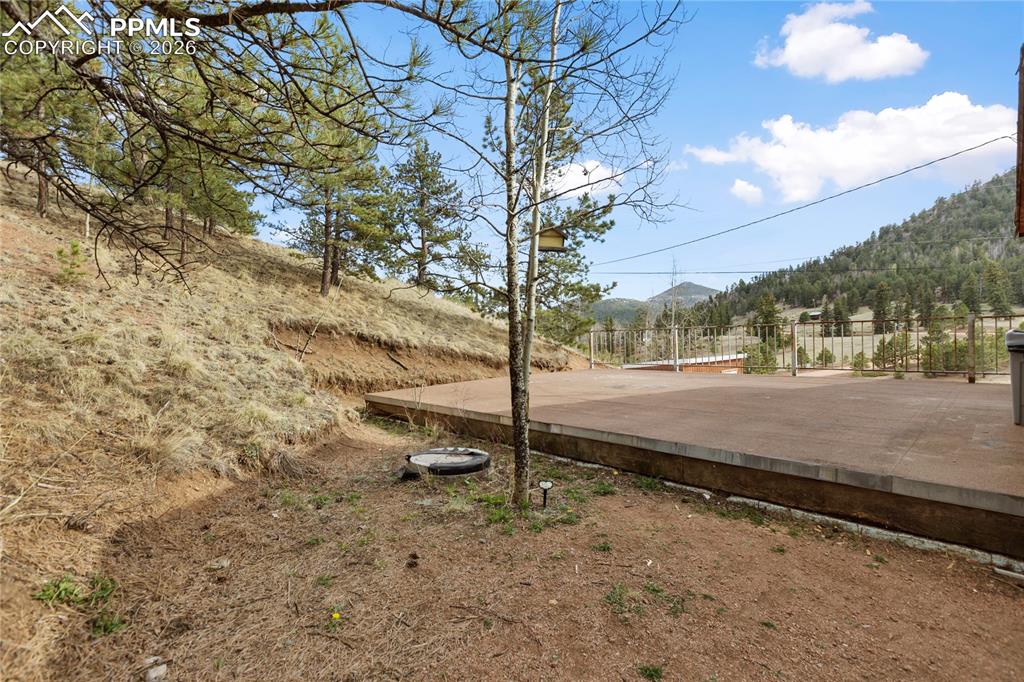 Image 33 of 46: Bedroom