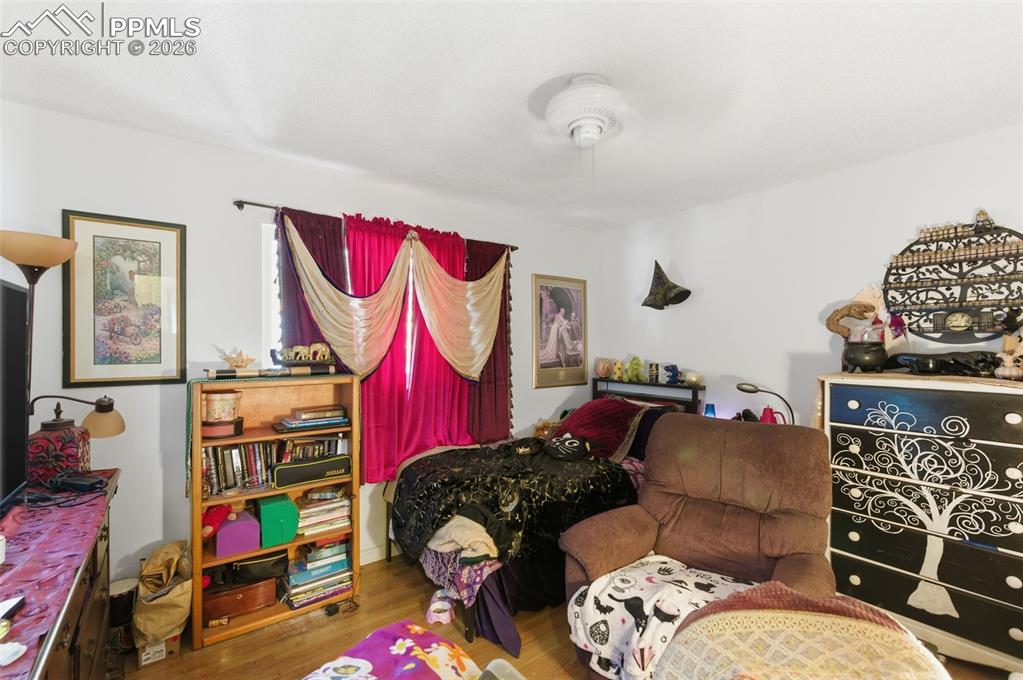 Image 20 of 23: Kitchen