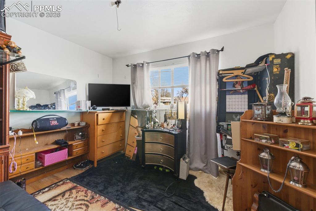 Image 6 of 15: Bedroom