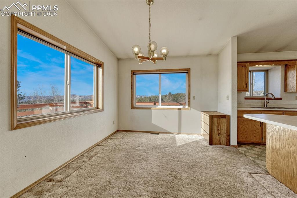 Image 24 of 50: Dining Area