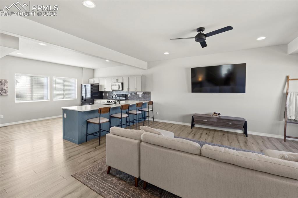 Image 10 of 50: Living Room