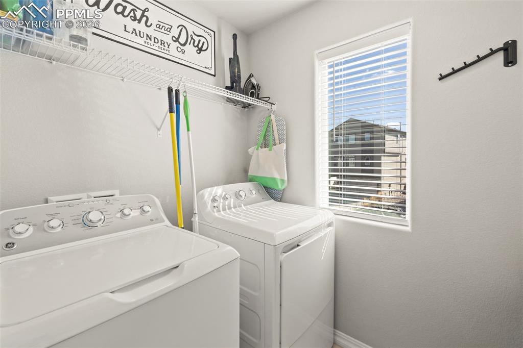 Image 17 of 50: Laundry