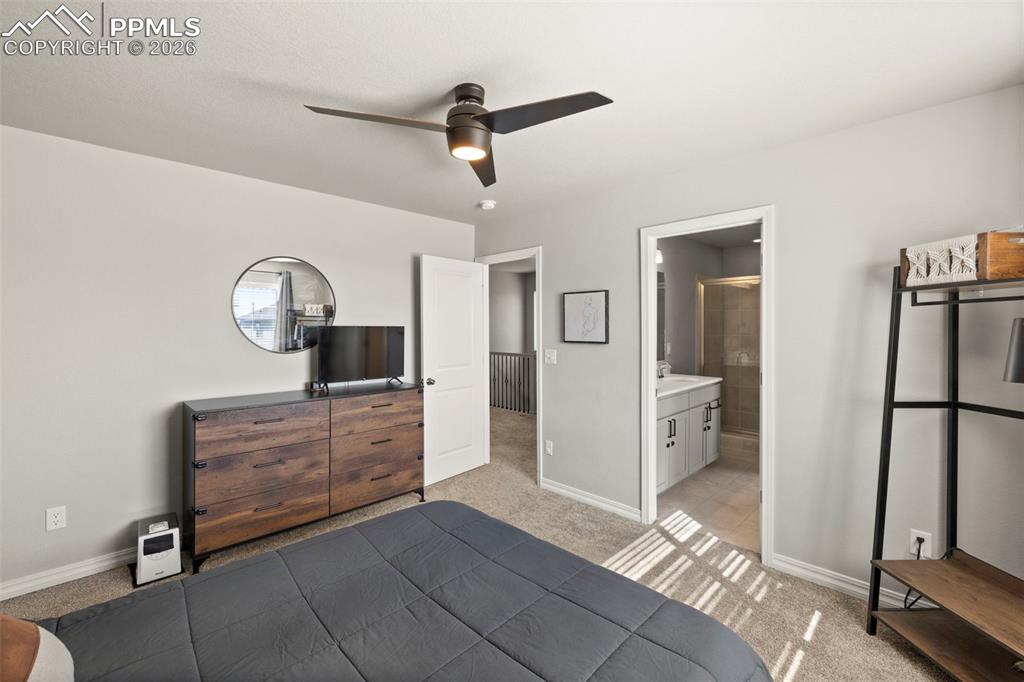 Image 20 of 50: Bedroom