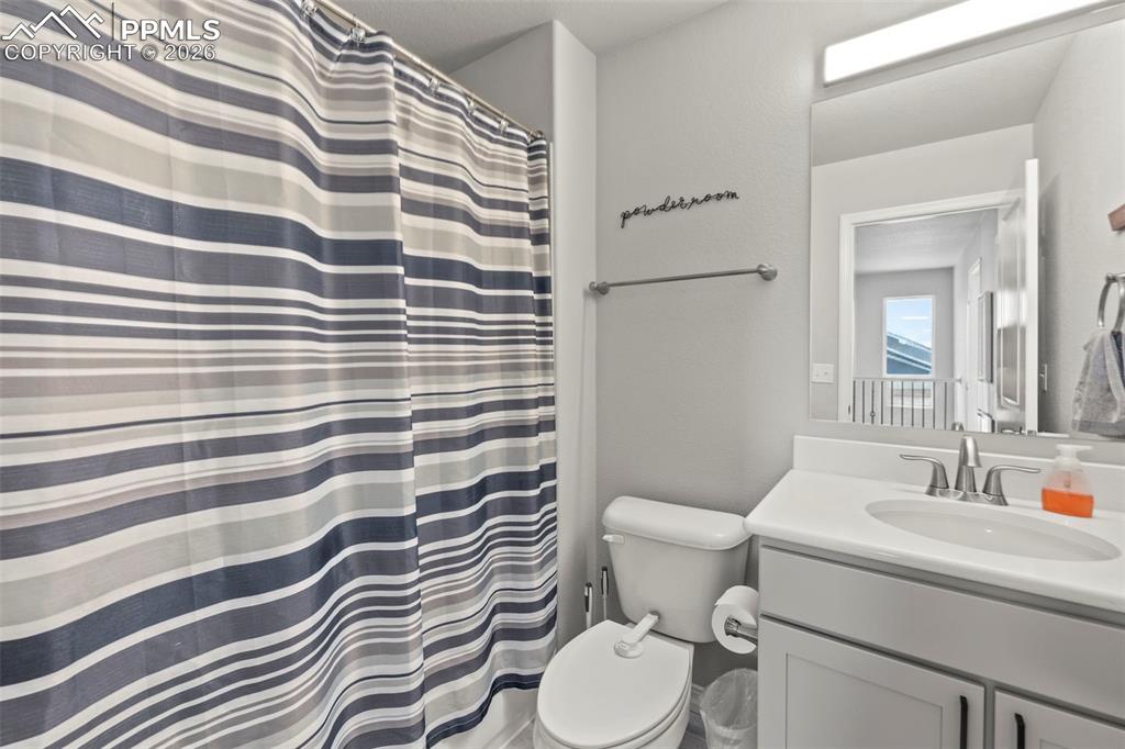 Image 29 of 50: Bathroom