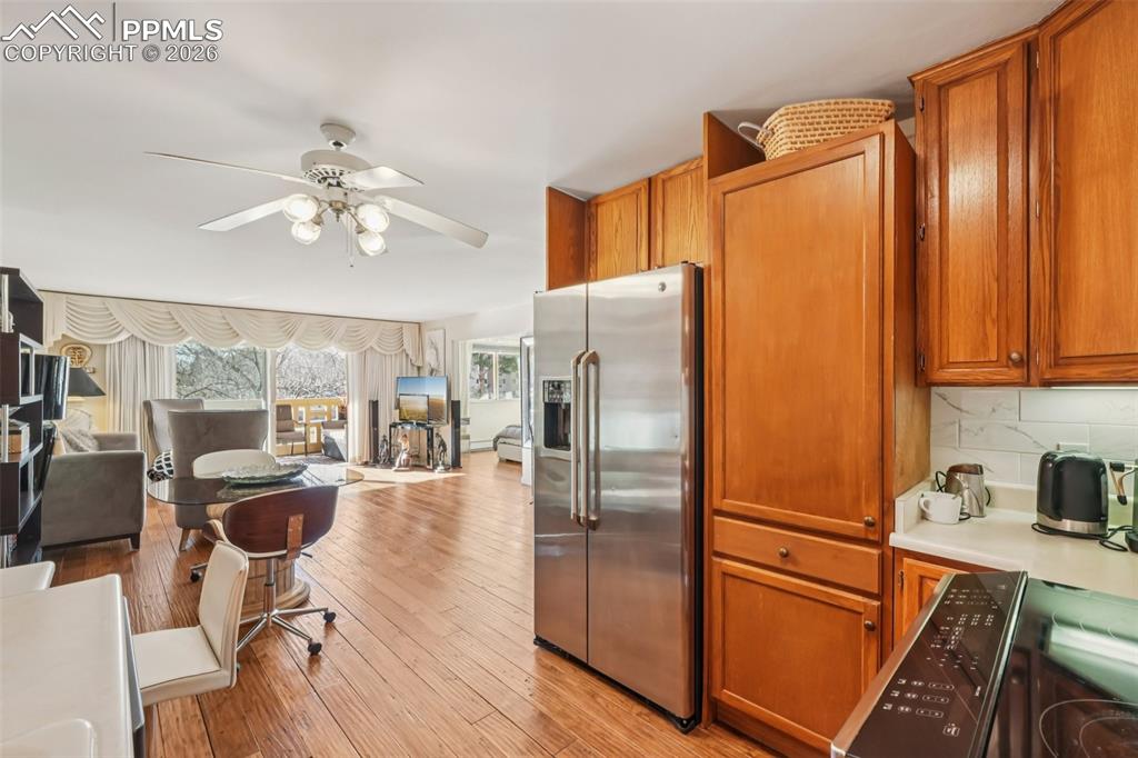 Image 17 of 44: Kitchen