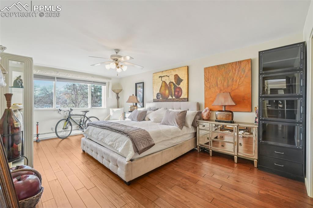 Image 19 of 44: Master Bedroom