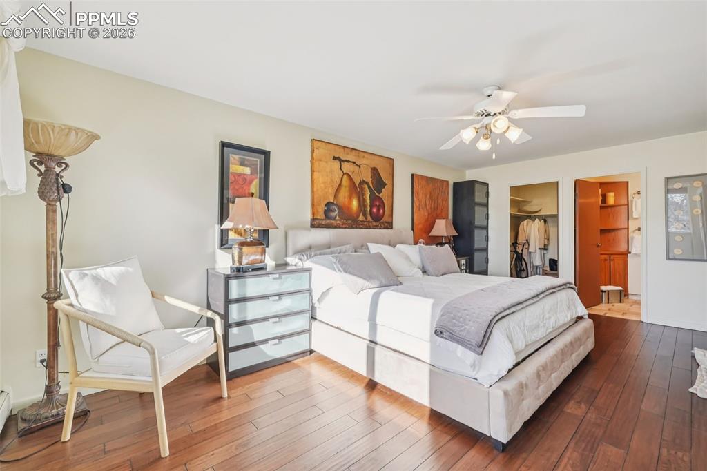 Image 21 of 44: Master Bedroom