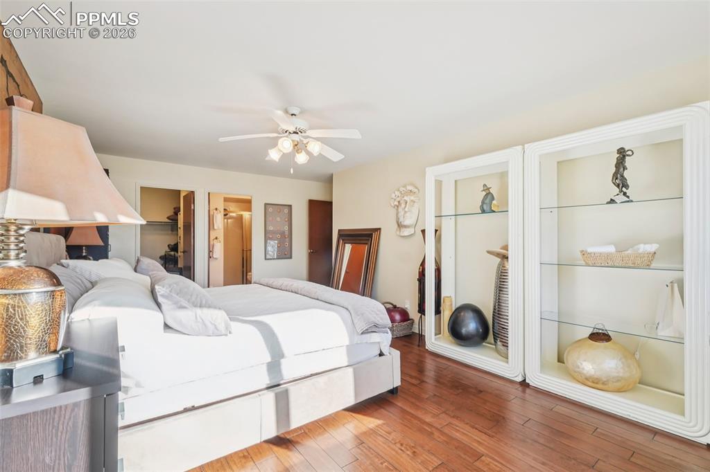 Image 22 of 44: Master Bedroom