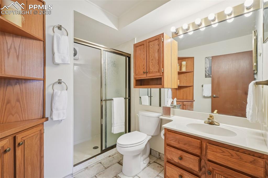 Image 23 of 44: Master Bathroom