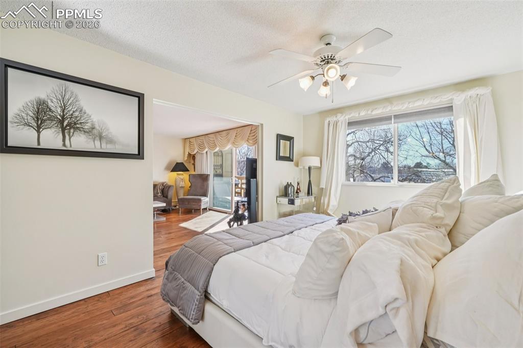 Image 30 of 44: Bedroom