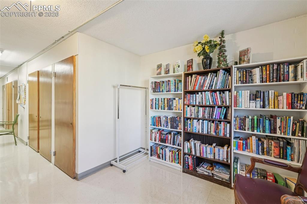 Image 37 of 44: Sitting area in Laundry Area