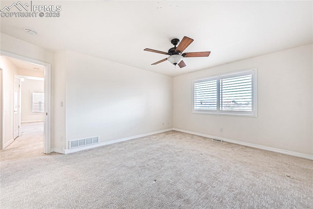 Image 11 of 33: Primary bed...