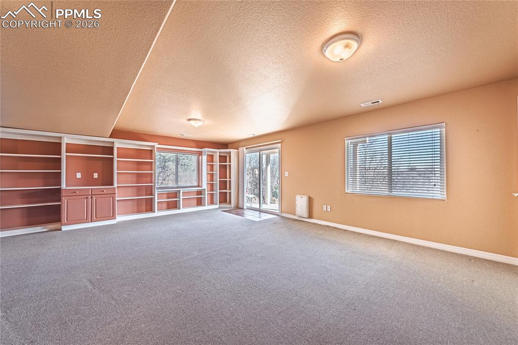 Image 19 of 33: Basement...