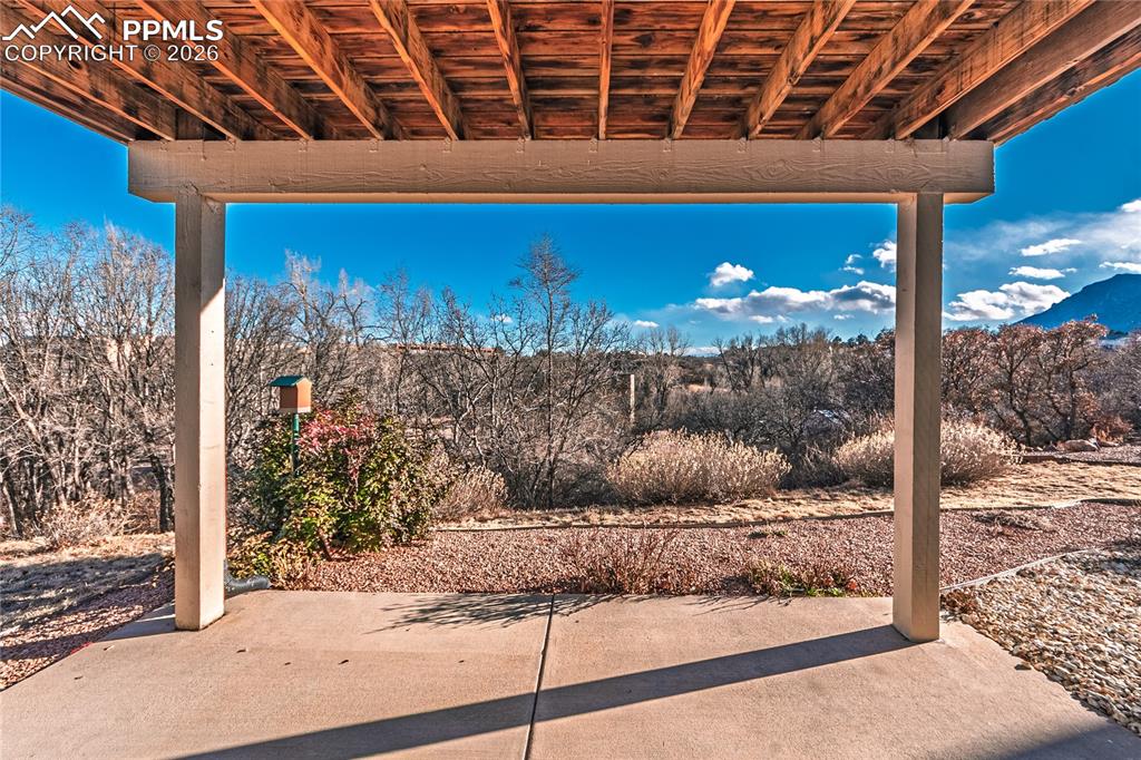 Image 28 of 33: Patio