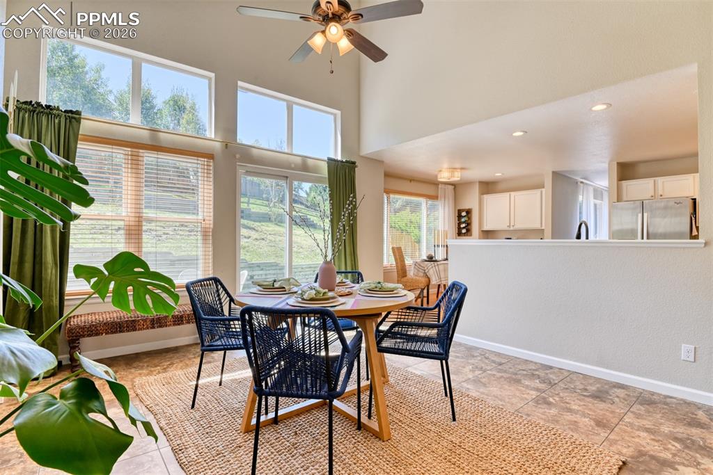 Image 18 of 50: Dining Area