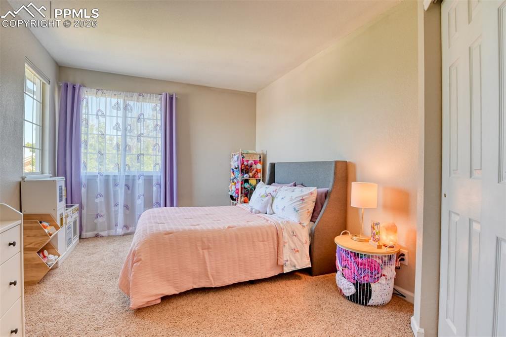 Image 28 of 50: Bedroom