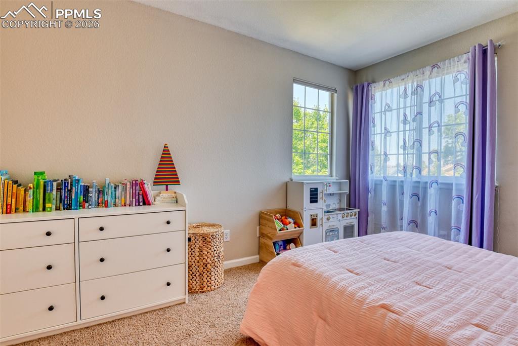 Image 29 of 50: Bedroom