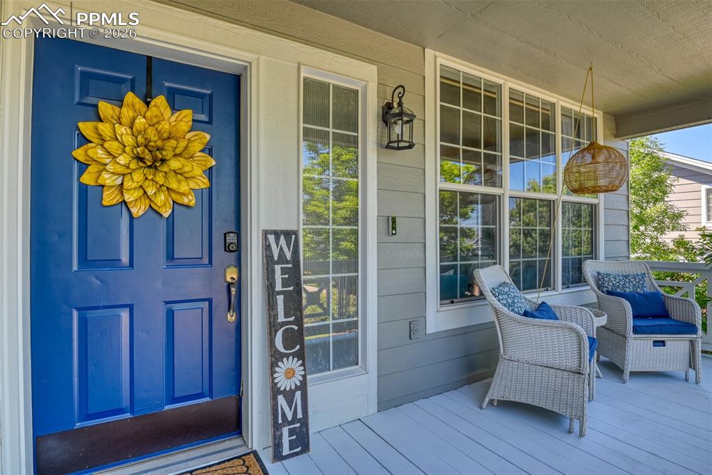 Image 4 of 50: Entry