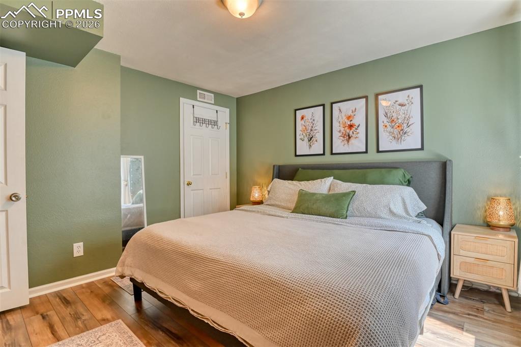 Image 44 of 50: Bedroom