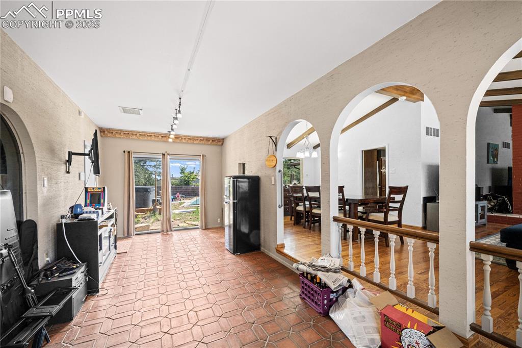Image 9 of 33: Patio