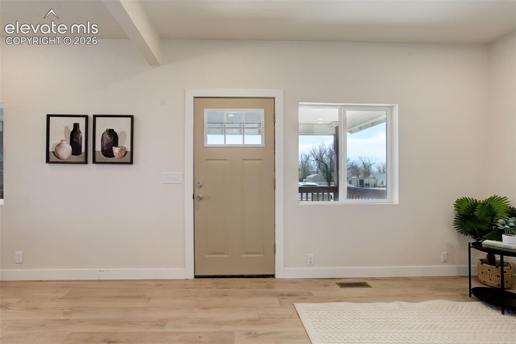 Image 11 of 50: Entry