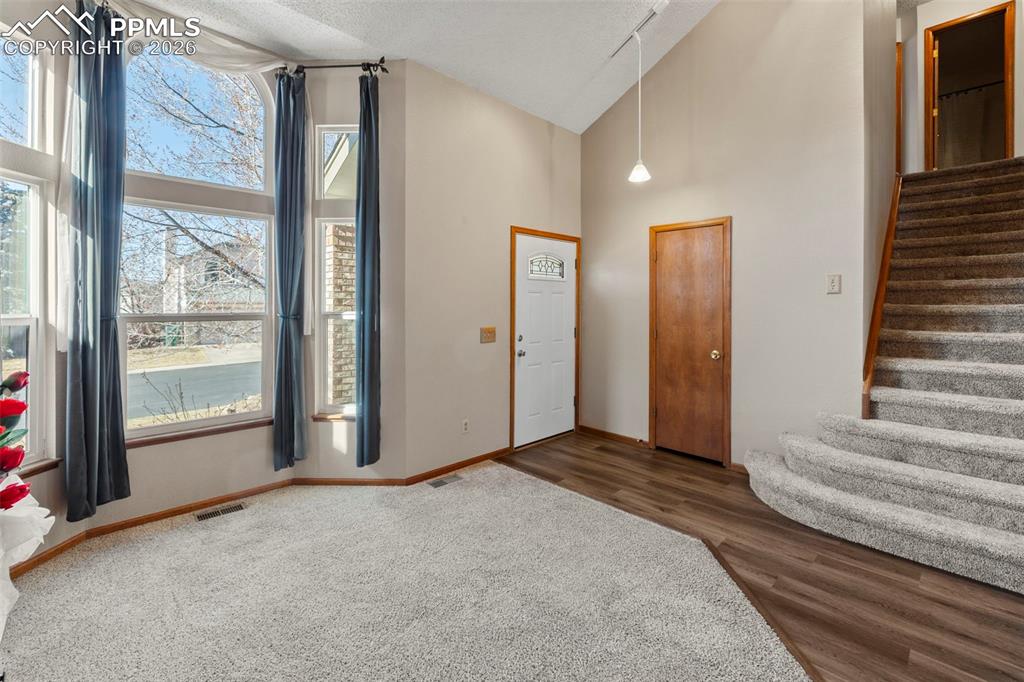 Image 3 of 38: Entry