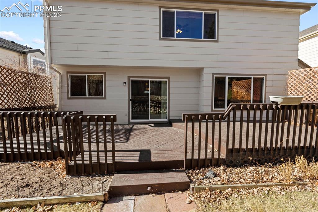 Image 32 of 38: Back of Structure