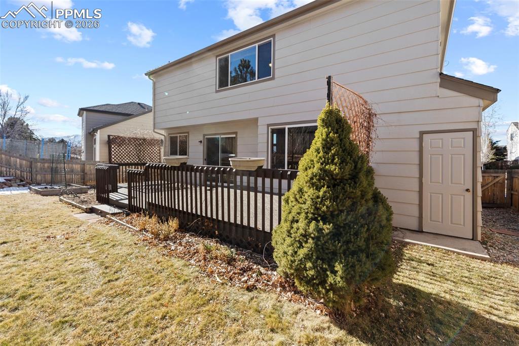 Image 34 of 38: Back of Structure