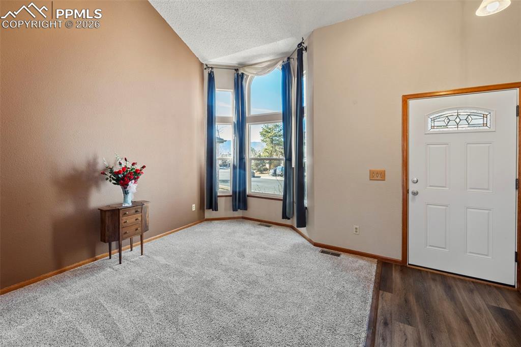 Image 4 of 38: Entry