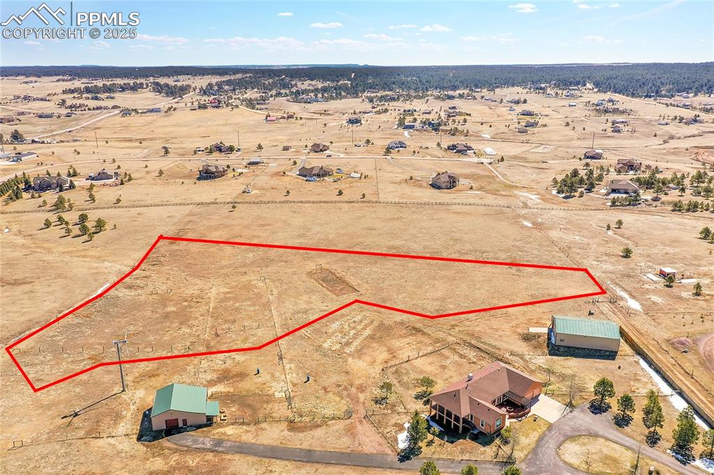 Image 7 of 32: Property Lines are approximate and not a survey.