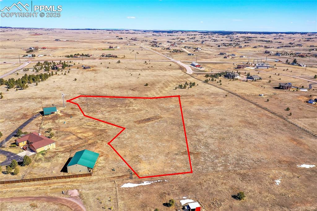 Image 9 of 32: Property Lines are approximate and not a survey.