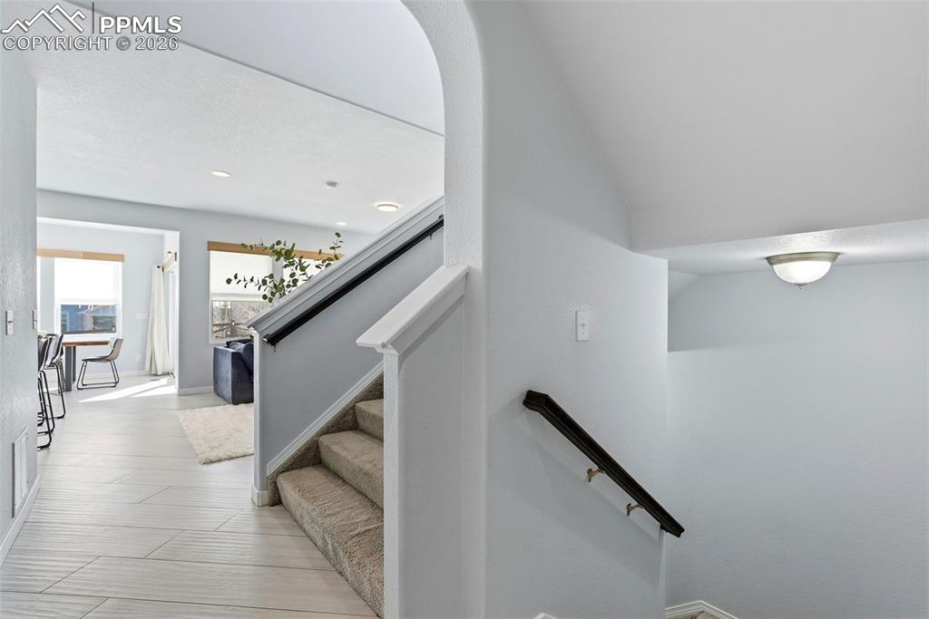 Image 2 of 33: Entry way