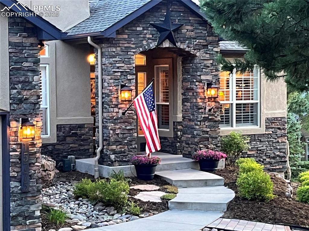 Image 2 of 45: Gorgeous front entry!
