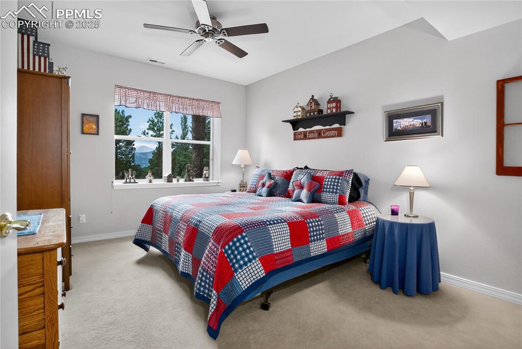 Image 29 of 45: 3rd bedroom in lower-level is ensuite! Perfect for guests/in-laws!