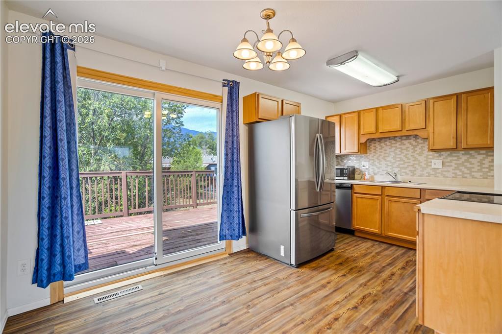 Image 12 of 48: Kitchen