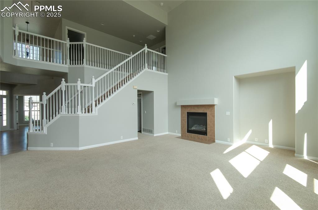 Image 11 of 45: Living Room